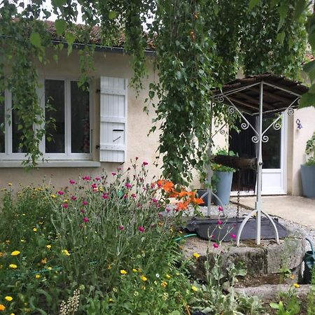 Le Gite Du Petit Renard: A Tranquil Gite With Pool Oradour-Saint-Genest Esterno foto