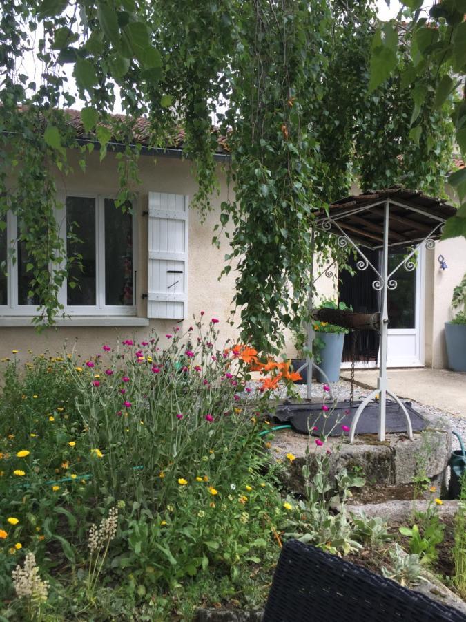 Le Gite Du Petit Renard: A Tranquil Gite With Pool Oradour-Saint-Genest Esterno foto