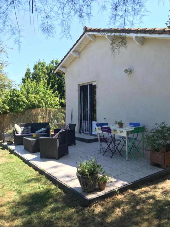 Le Gite Du Petit Renard: A Tranquil Gite With Pool Oradour-Saint-Genest Esterno foto